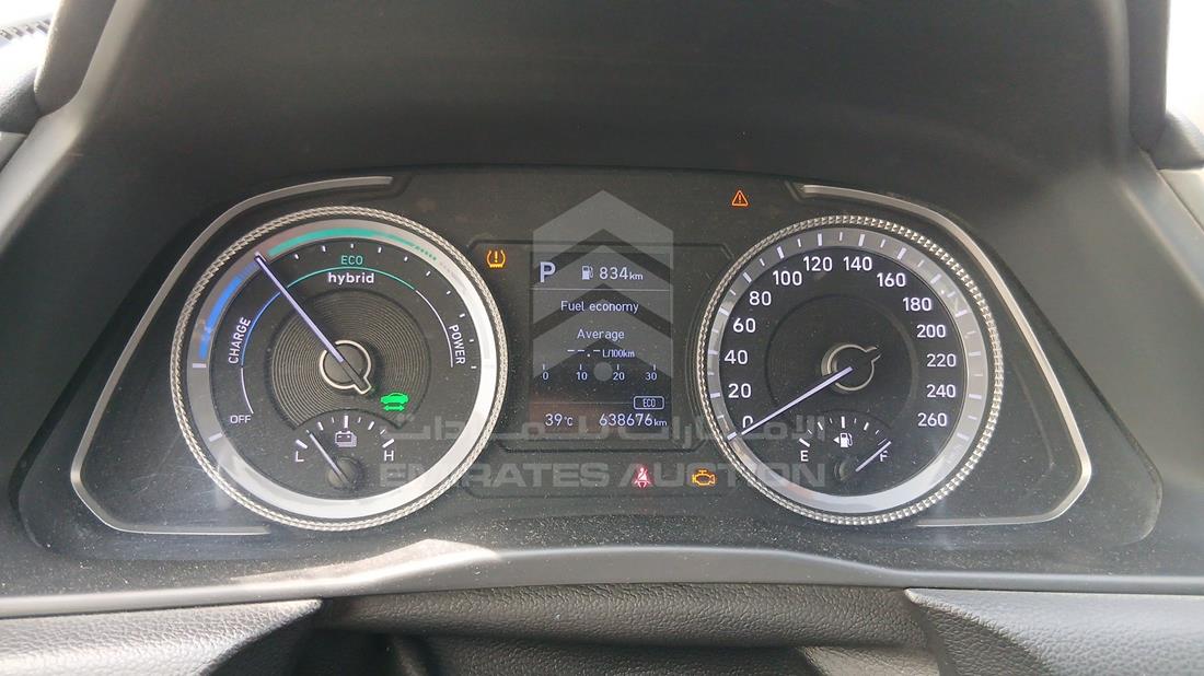 2021 Hyundai Sonata Hybrid — Speedometer & RPM Gauges — Photo 15
