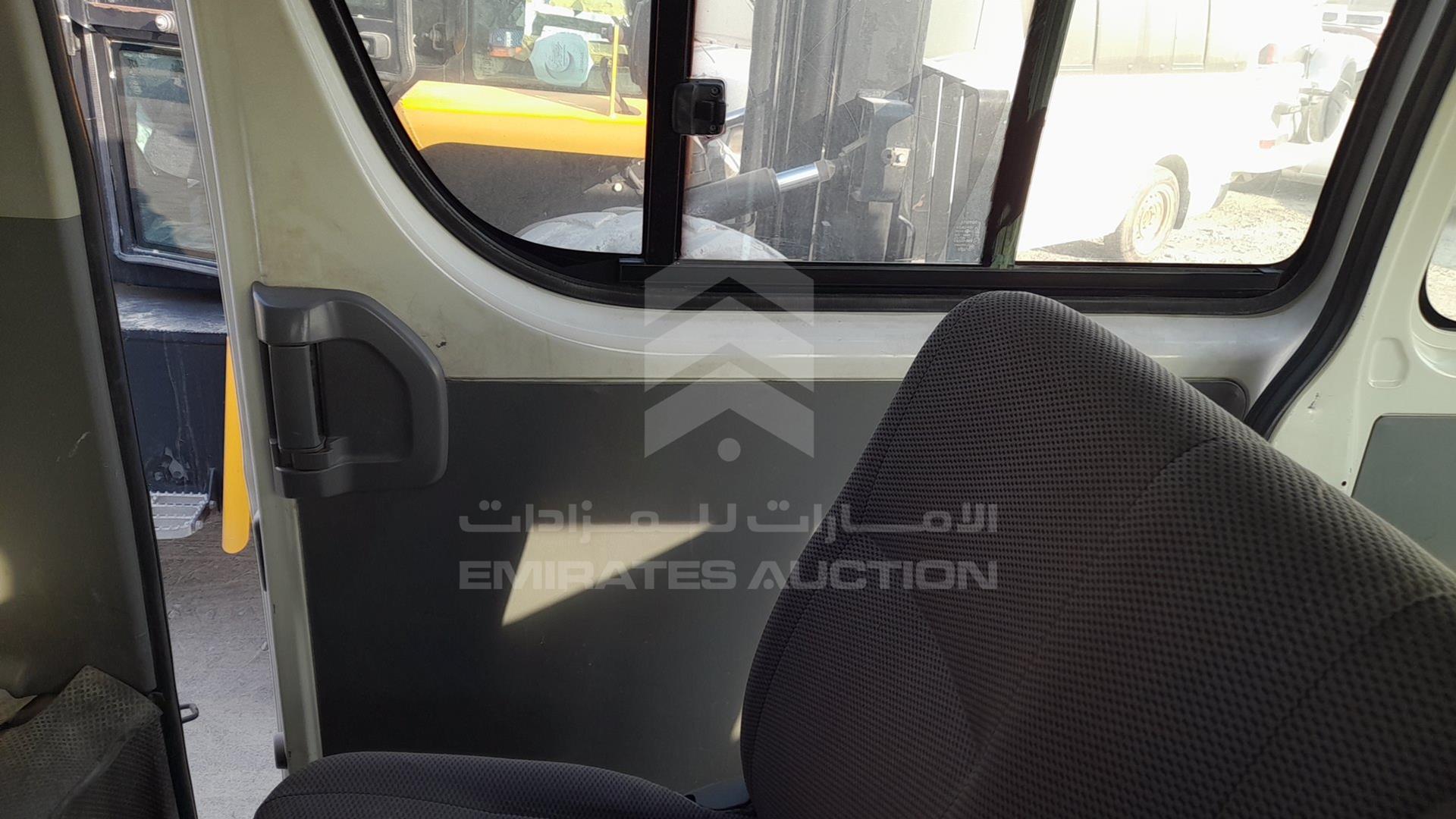 2007 TOYOTA HIACE VIN: JTGJX02P770011388