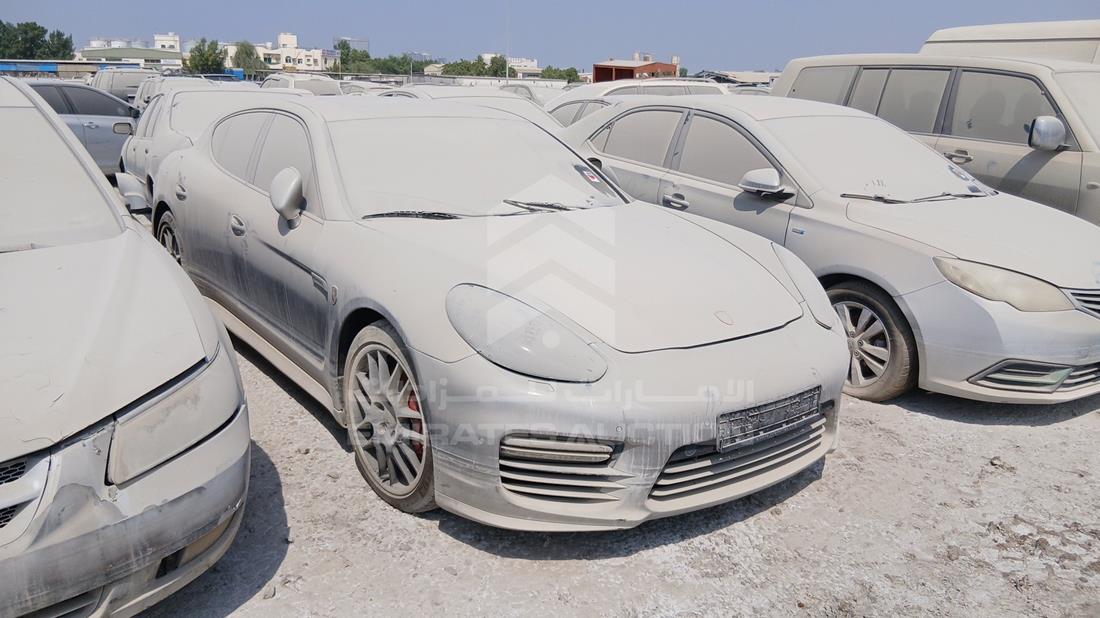 2011 Porsche Panamera - Scrap without document — Front Right Angle — Photo 8