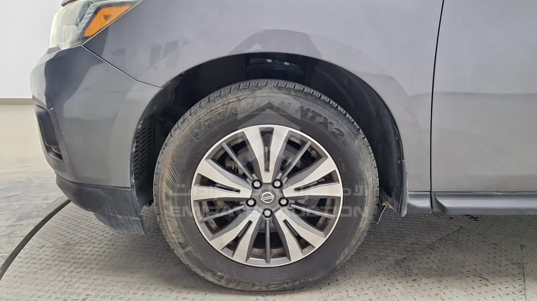 2017 Nissan Pathfinder — Front Left Tyre — Photo 43