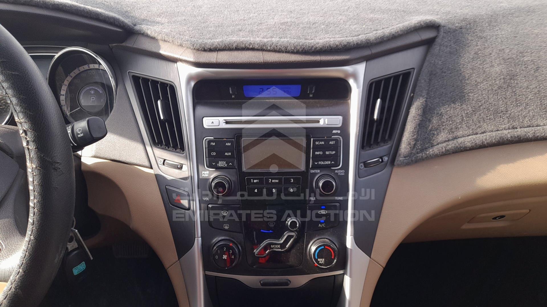 2011 HYUNDAI SONATA VIN: KMHEB41C8BA264933