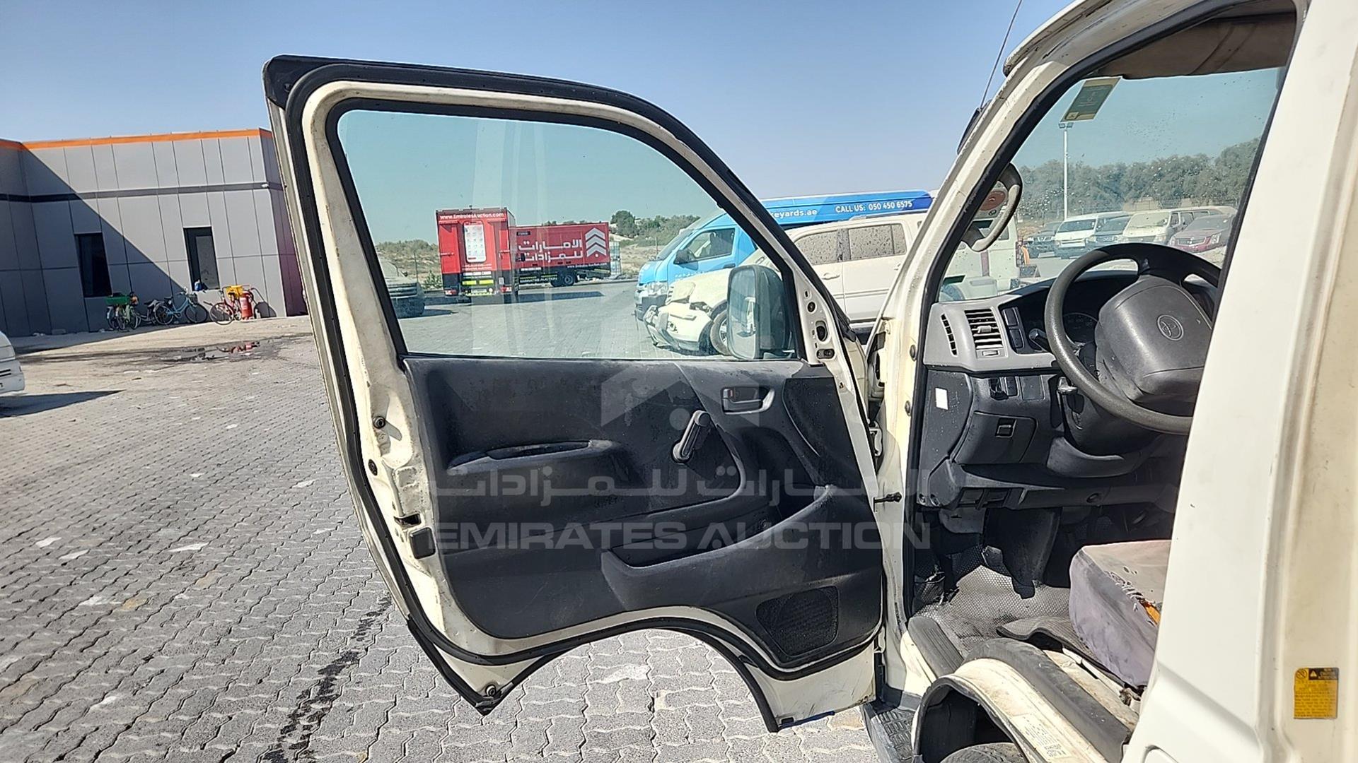 2009 TOYOTA HIACE VIN: JTFHX02P190043646
