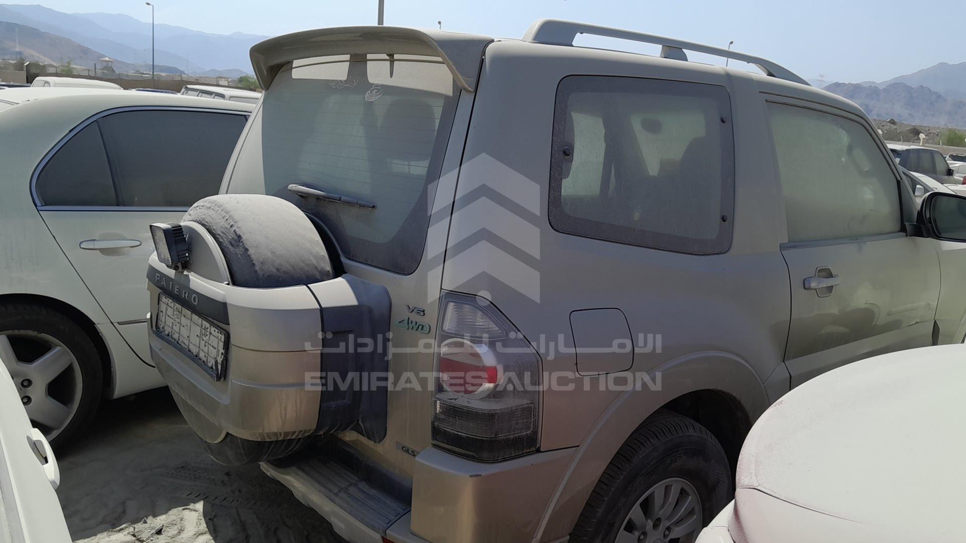 2010 MITSUBISHI PAJERO VIN: JMYMRV85WAJ701504