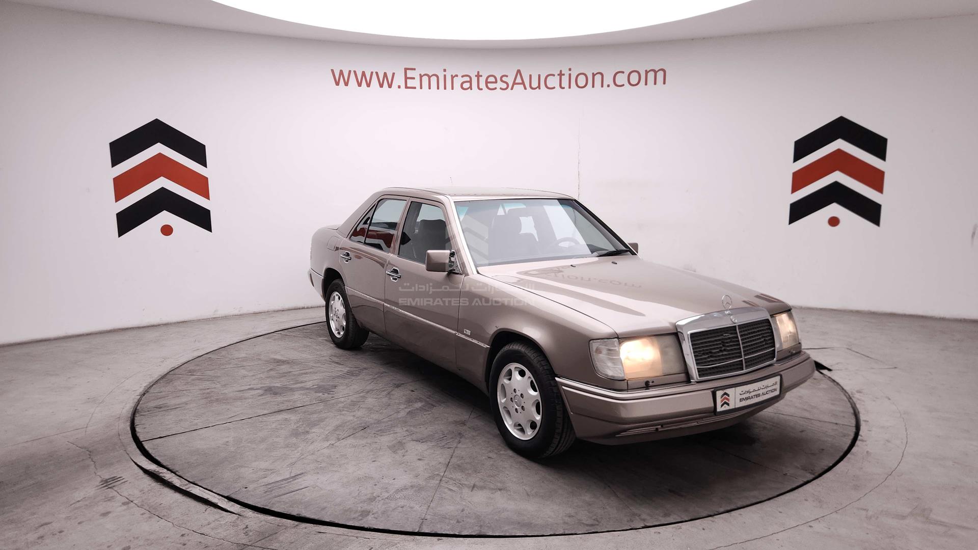 1993 MERCEDES E320 VIN: WDB1240321B880273