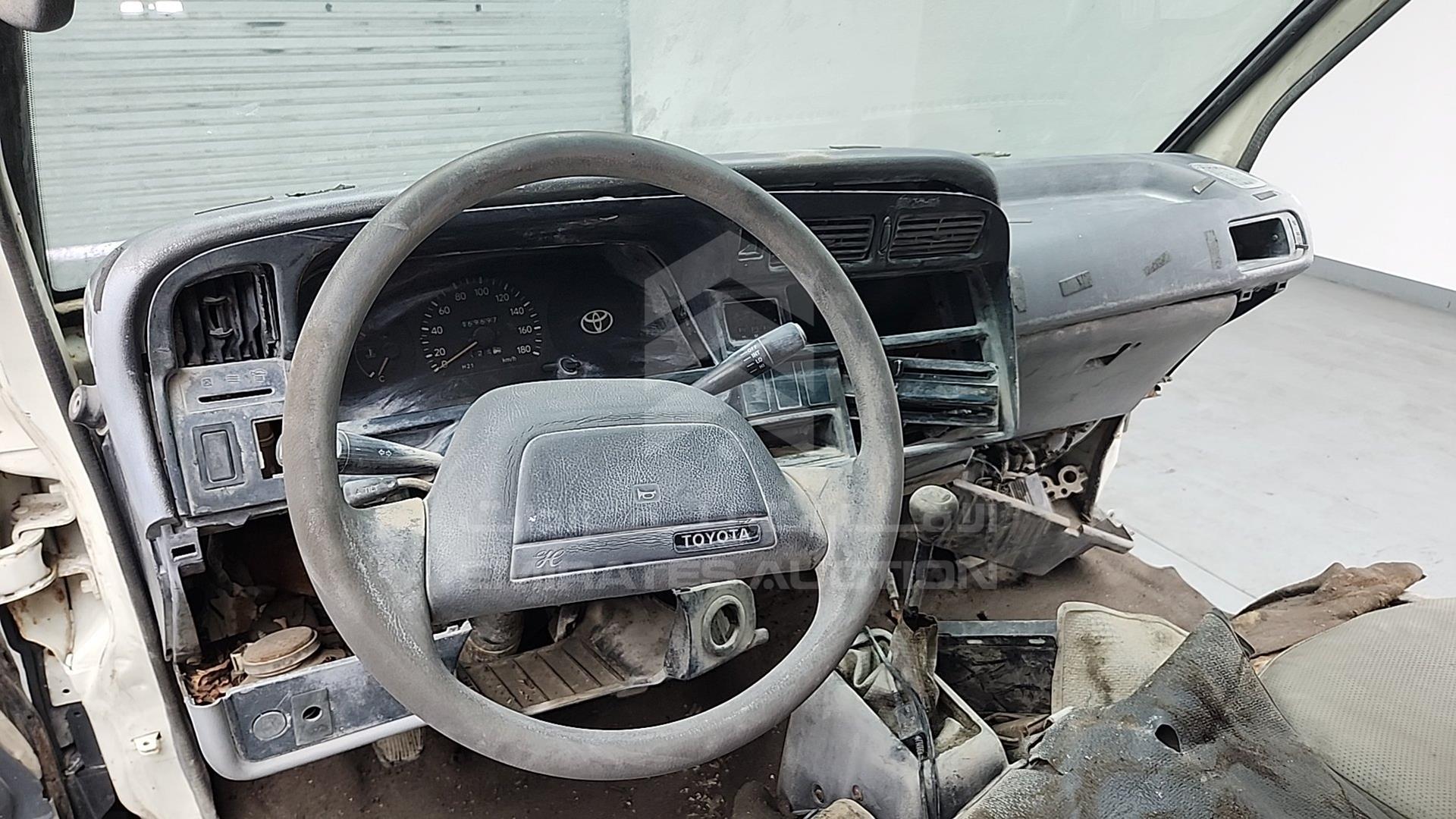 1996 TOYOTA HIACE VIN: RZH1150002818