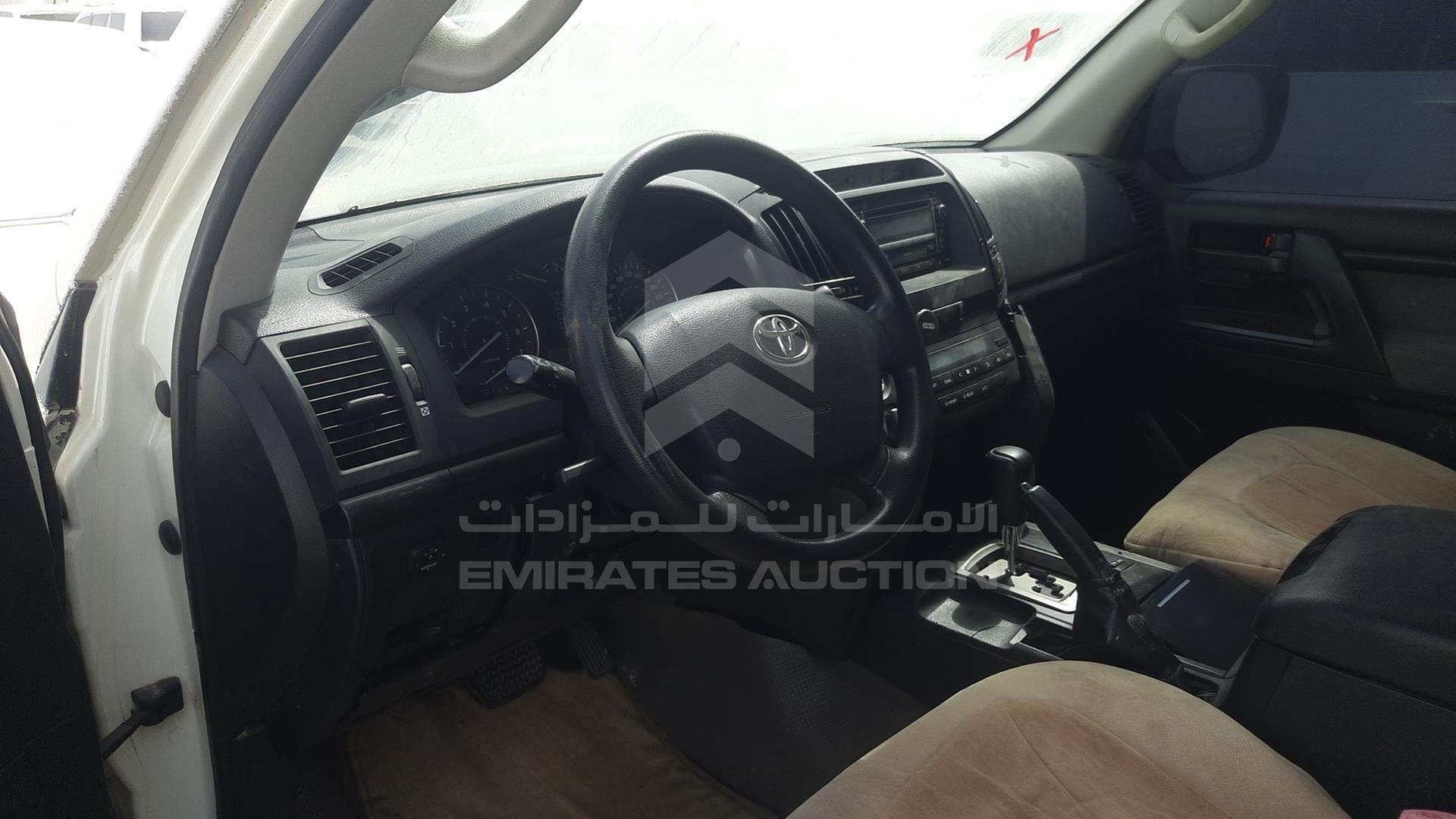 2011 TOYOTA LAND CRUISER VIN: JTMDU09J4B4032012