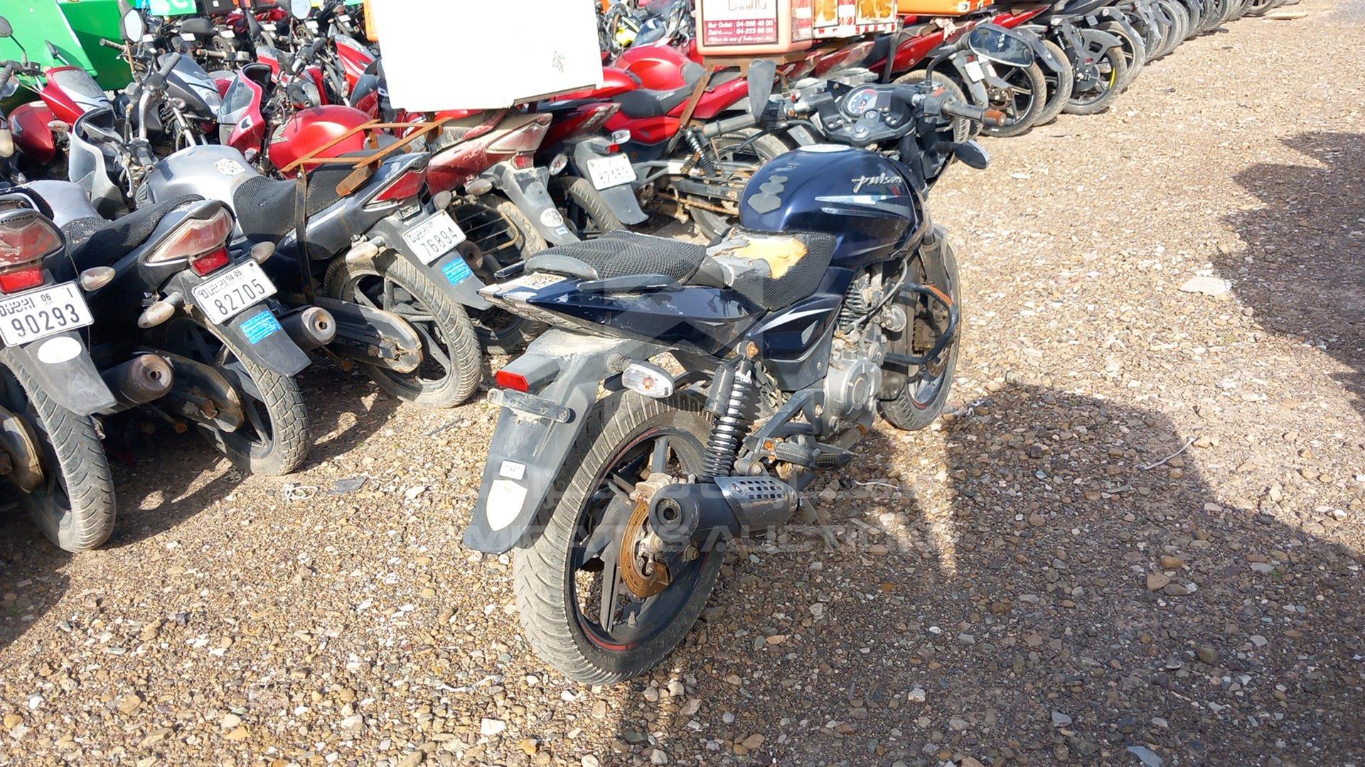 2017 BAJAJ PULSAR 180CC VIN: MD2A12DY8HCF08608