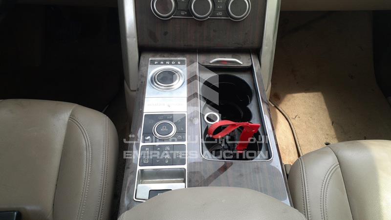 SALGA2DF9GA260951 Auction: EmiratesAuction Lot: 408501 SALGA2DF9GA260951 Range Rover Vogue 2016 BLACK Photo 15