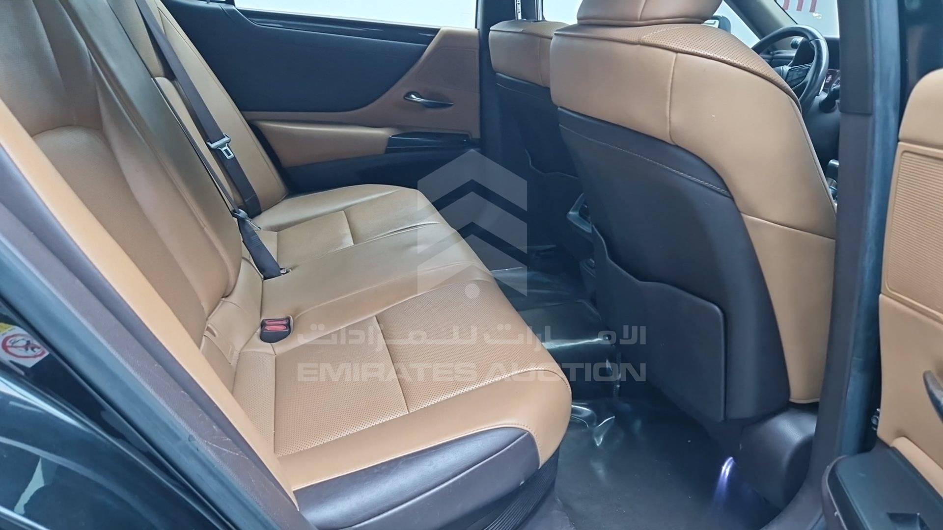 2019 LEXUS ES 300H VIN: JTHB21B11K2011898