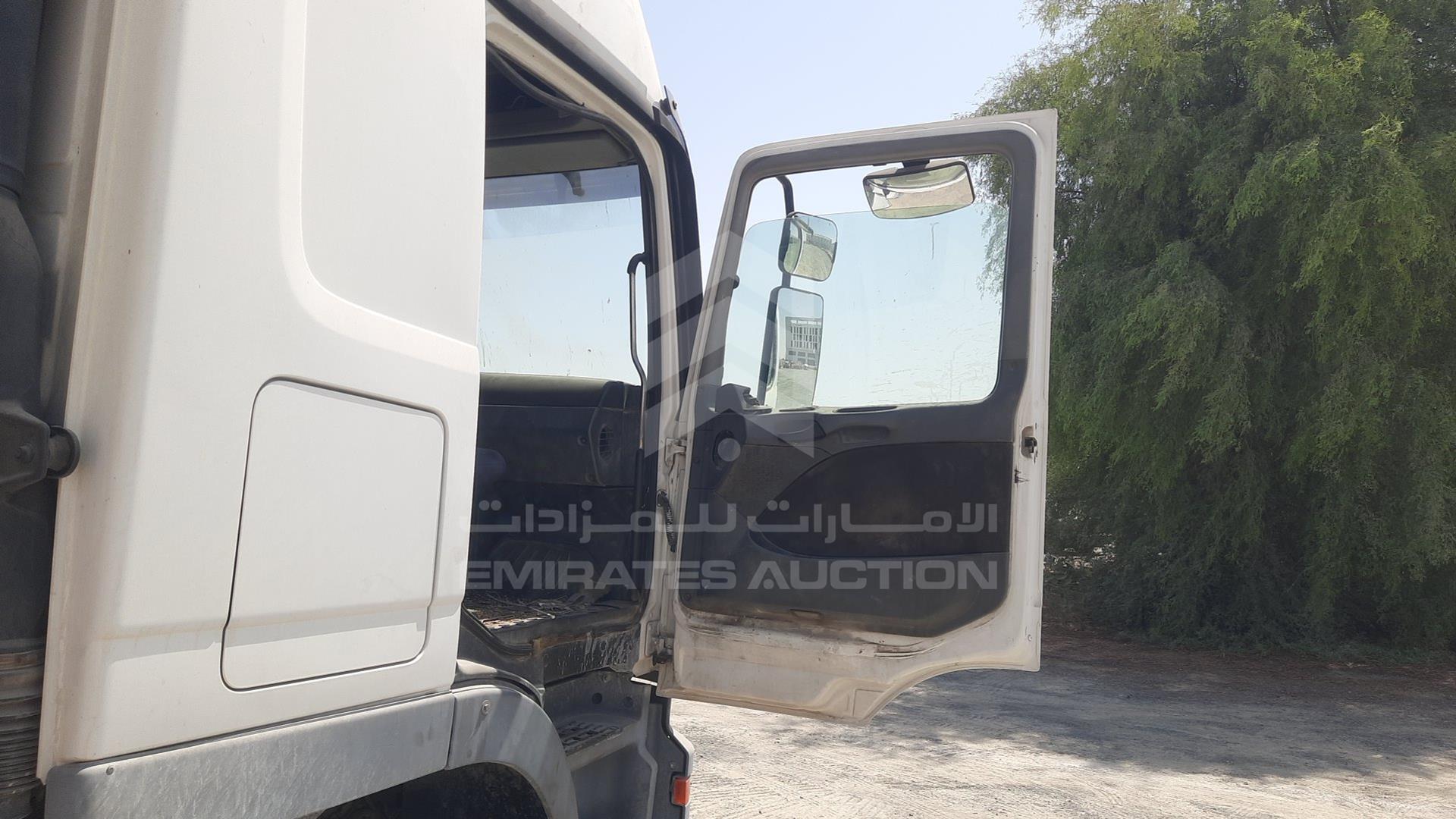 2007 MERCEDES ACTROS VIN: WDAKHCAA77L185816
