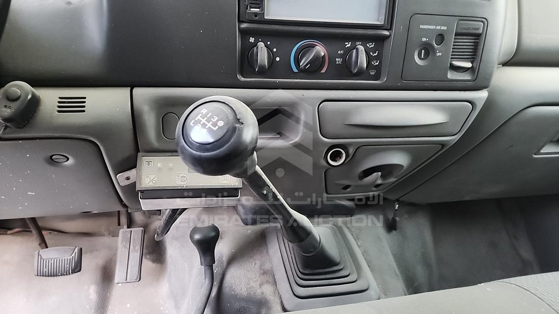 2003 Ford F 350 — Gear View — Photo 17