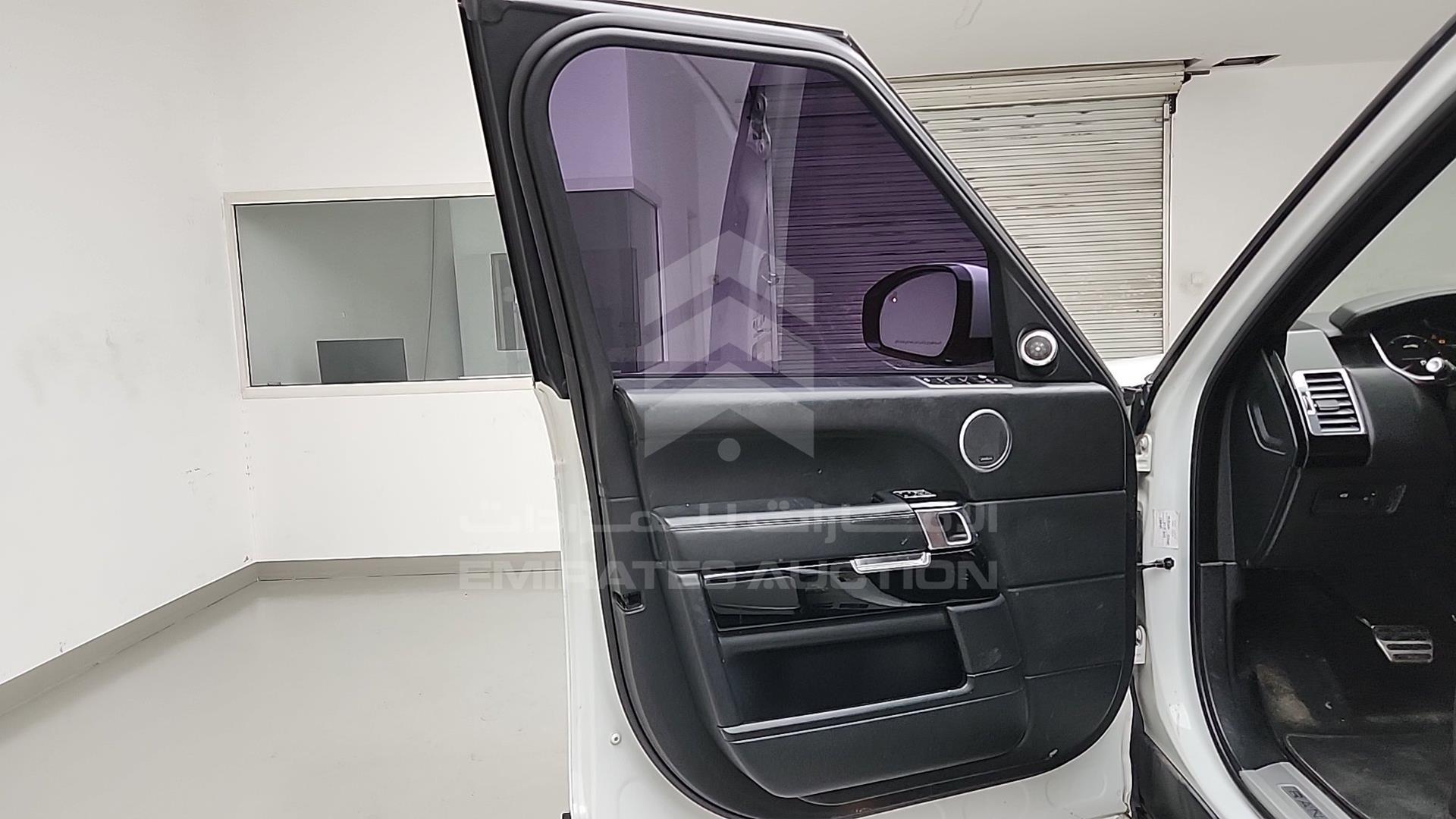 2015 RANGE ROVER VOGUE VIN: SALGA2EF2FA200250