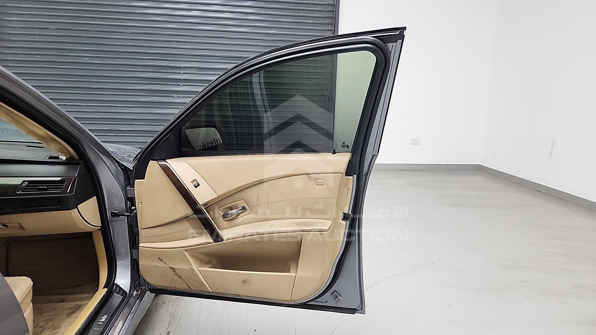 2006 BMW 530 VIN: WBANE71076CM02939