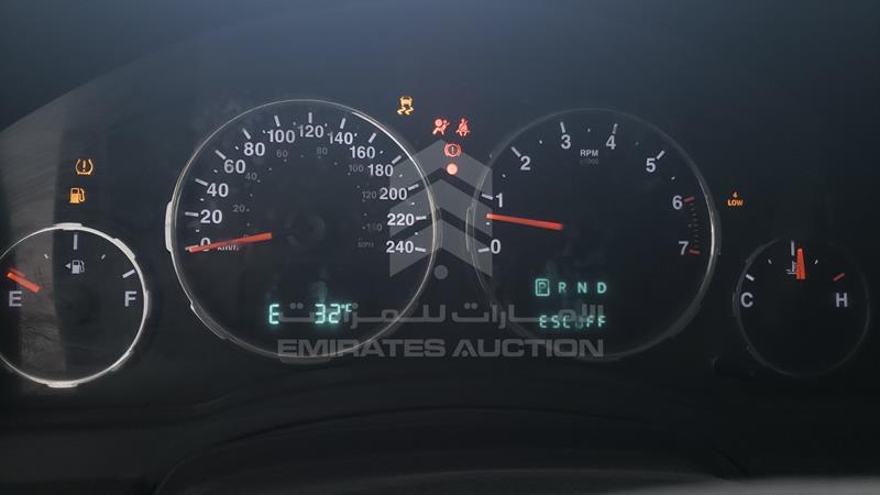 1J4PN2GKXAW148555 Auction: EmiratesAuction Lot: 406545 1J4PN2GKXAW148555 Jeep Cherokee 2010 BLACK Photo 15
