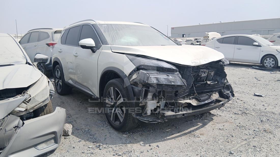2023 Nissan X-Trail — Front Right Angle — Photo 8