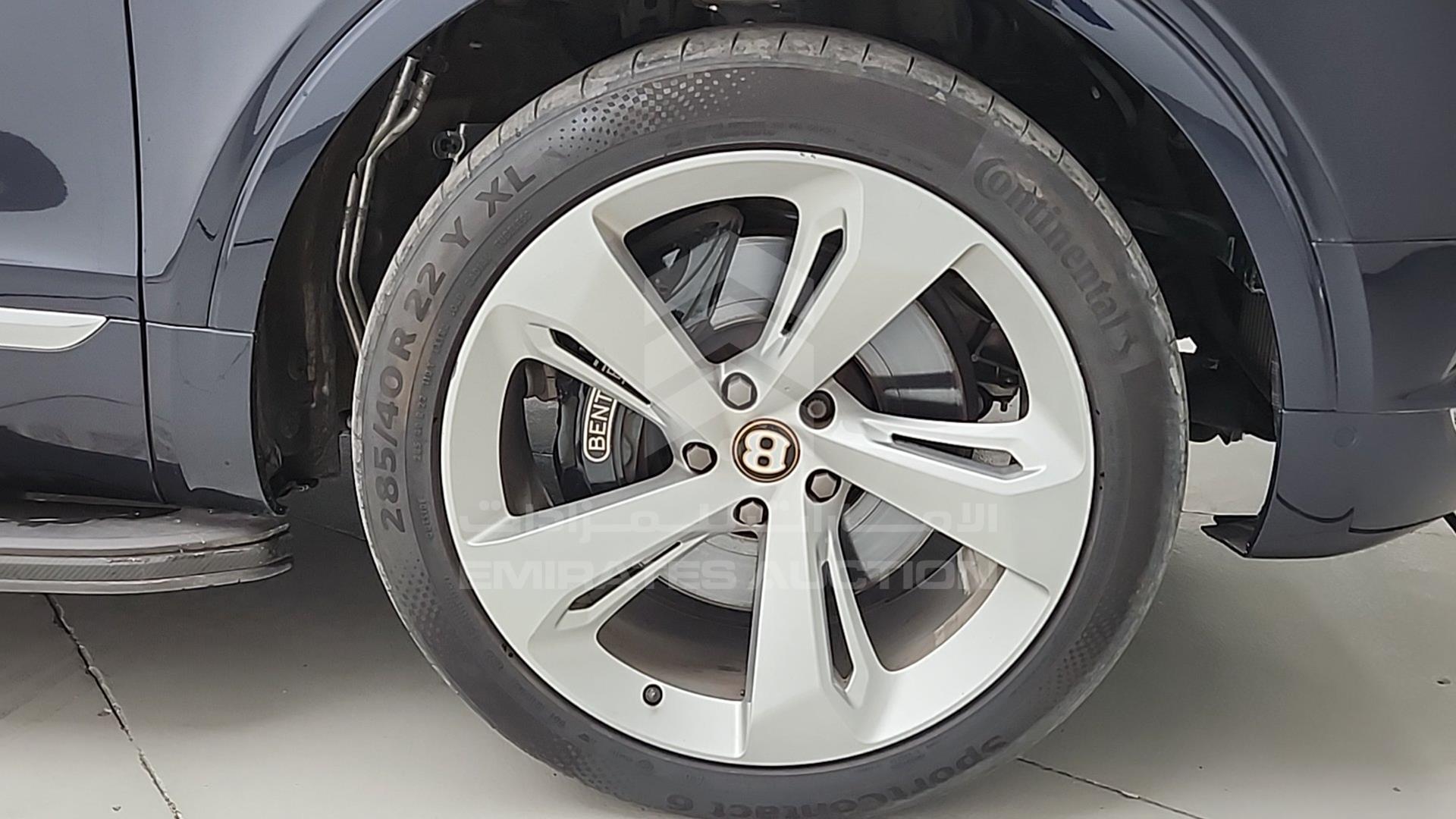 2020 BENTLEY BENTAYGA VIN: SJAAL1ZV6LC030267