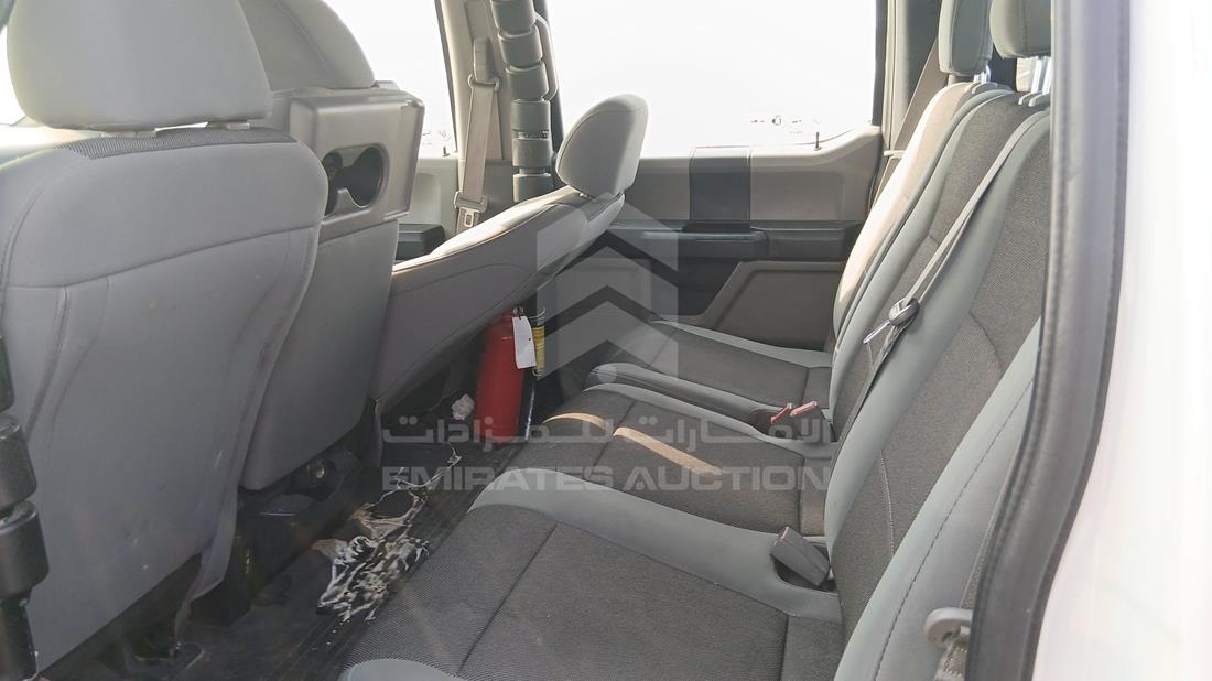 فورد اف 150 2019 — زاوية الراكب الخلفي اليسرى — صورة 19