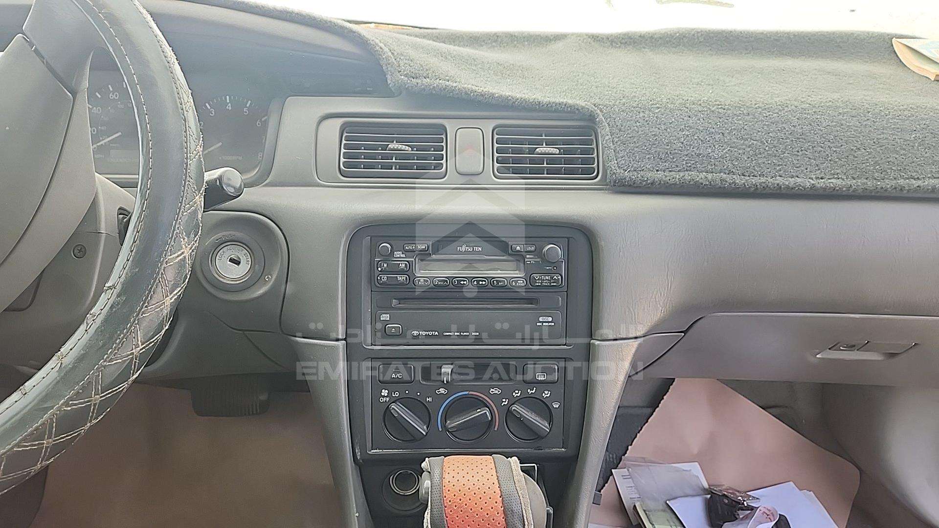 1998 TOYOTA CAMRY VIN: JT2BG28K5W0223917
