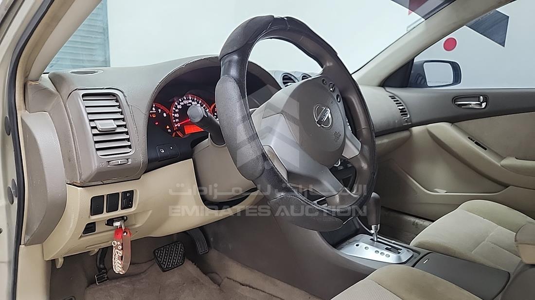 2009 Nissan Altima — Front Left Driver Dashboard View — Photo 13