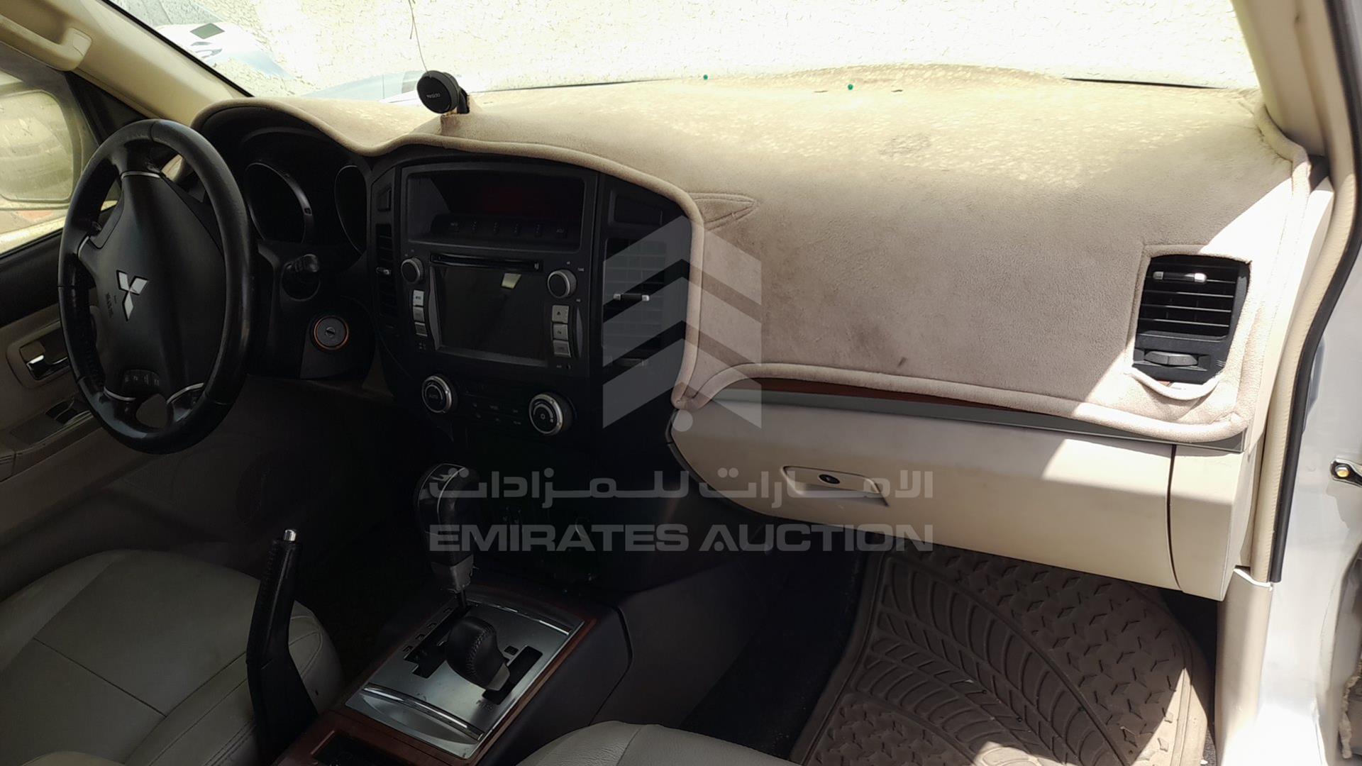 2008 MITSUBISHI PAJERO VIN: JMYLRV93W8J721894