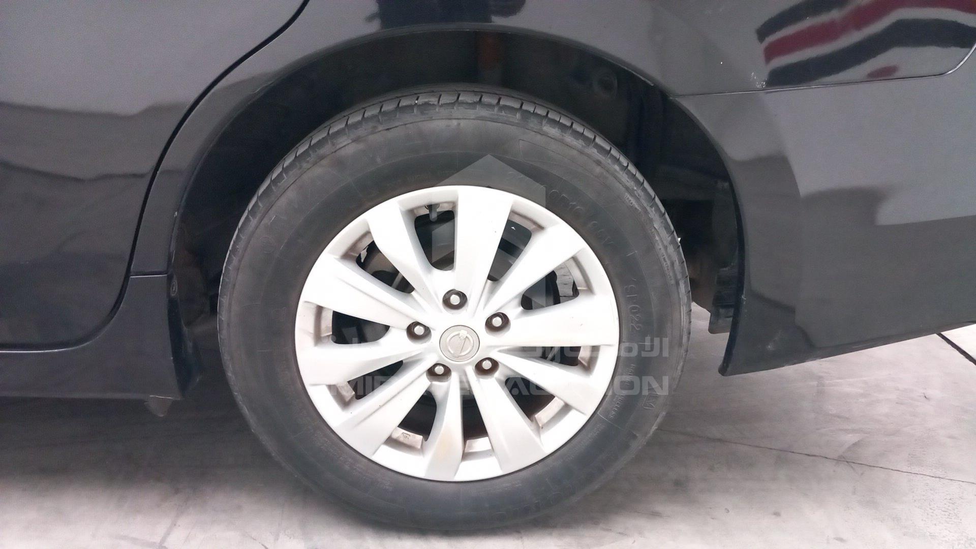 2017 NISSAN TEANA VIN: LGBF5AE07HR312584