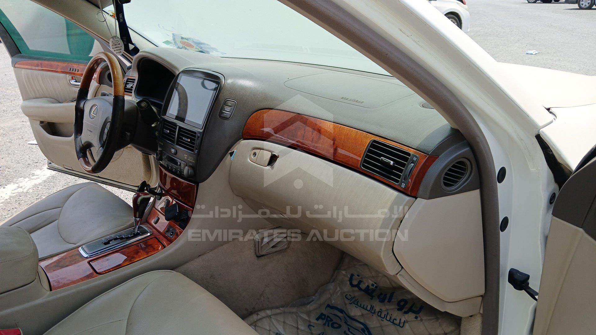 2001 LEXUS LS 430 VIN: JTHBN30F210016992