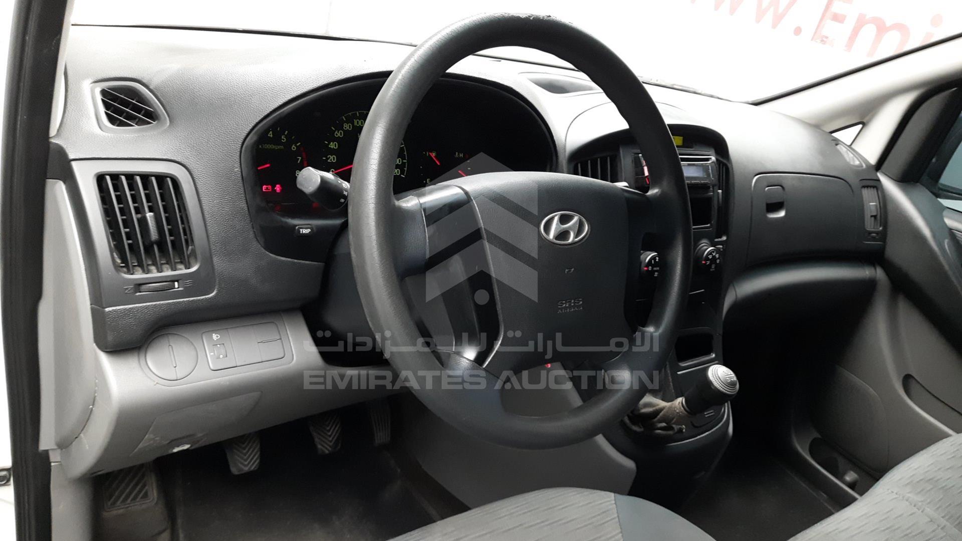 2016 HYUNDAI H1 VIN: KMHWG81R9GU756295