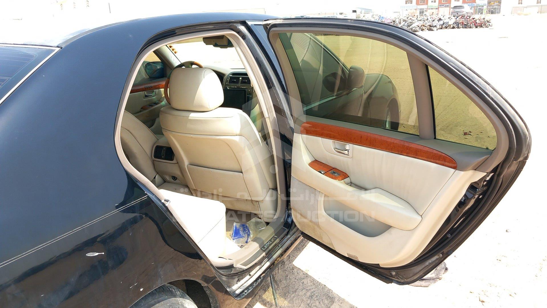 2003 LEXUS --- VIN: JTHBN30FX30093077