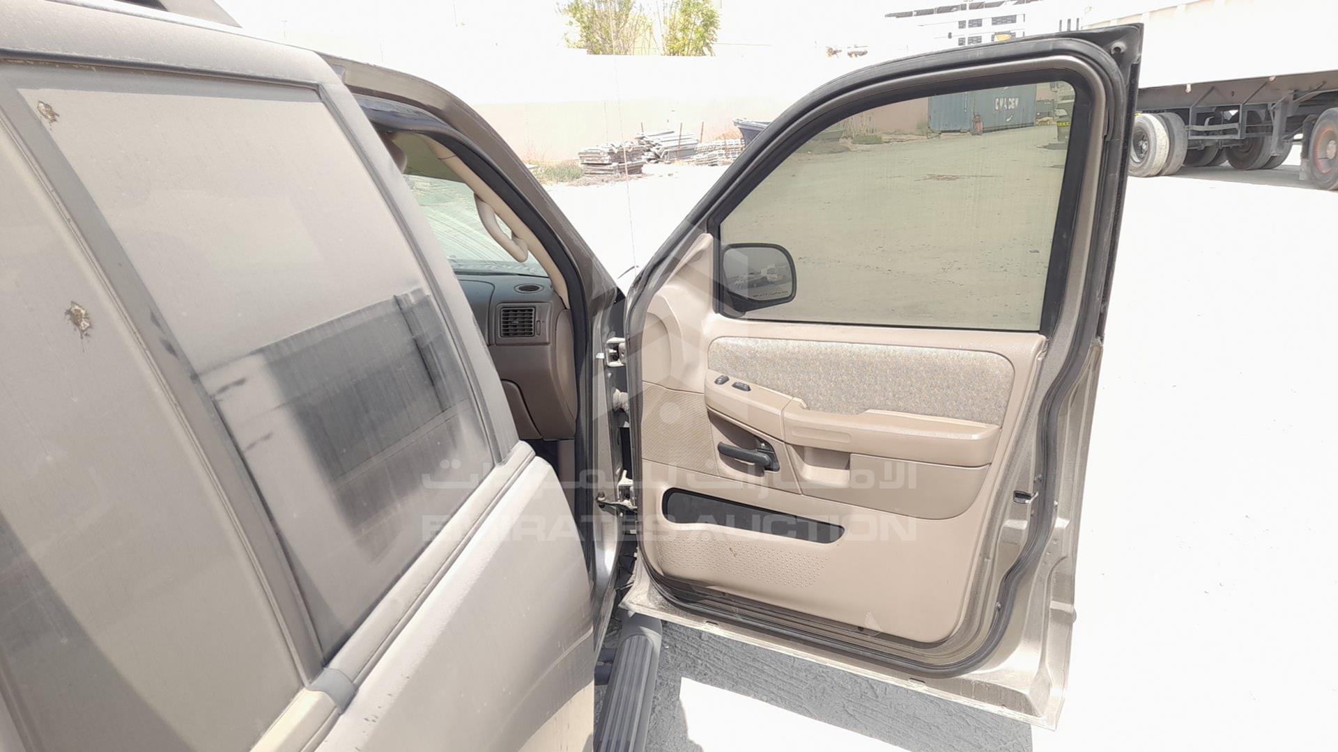 2005 FORD EXPLORER VIN: 1FMZU72E15ZA74409