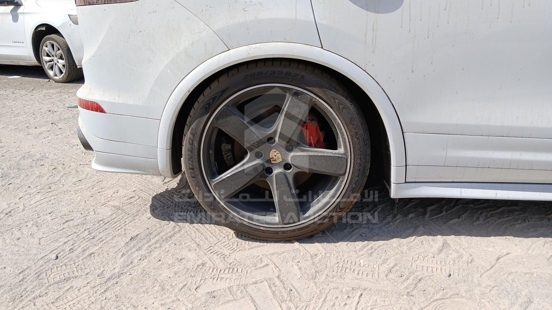 2016 PORSCHE CAYENNE VIN: WP1ZZZ92ZGLA78848