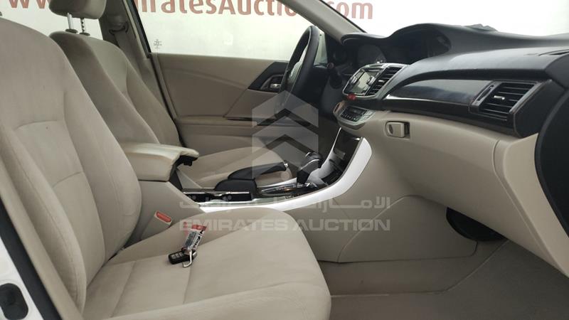 1HGCR2676EA608644 Auction: EmiratesAuction Lot: 405934 1HGCR2676EA608644 Honda Accord 2014 WHITE Photo 26