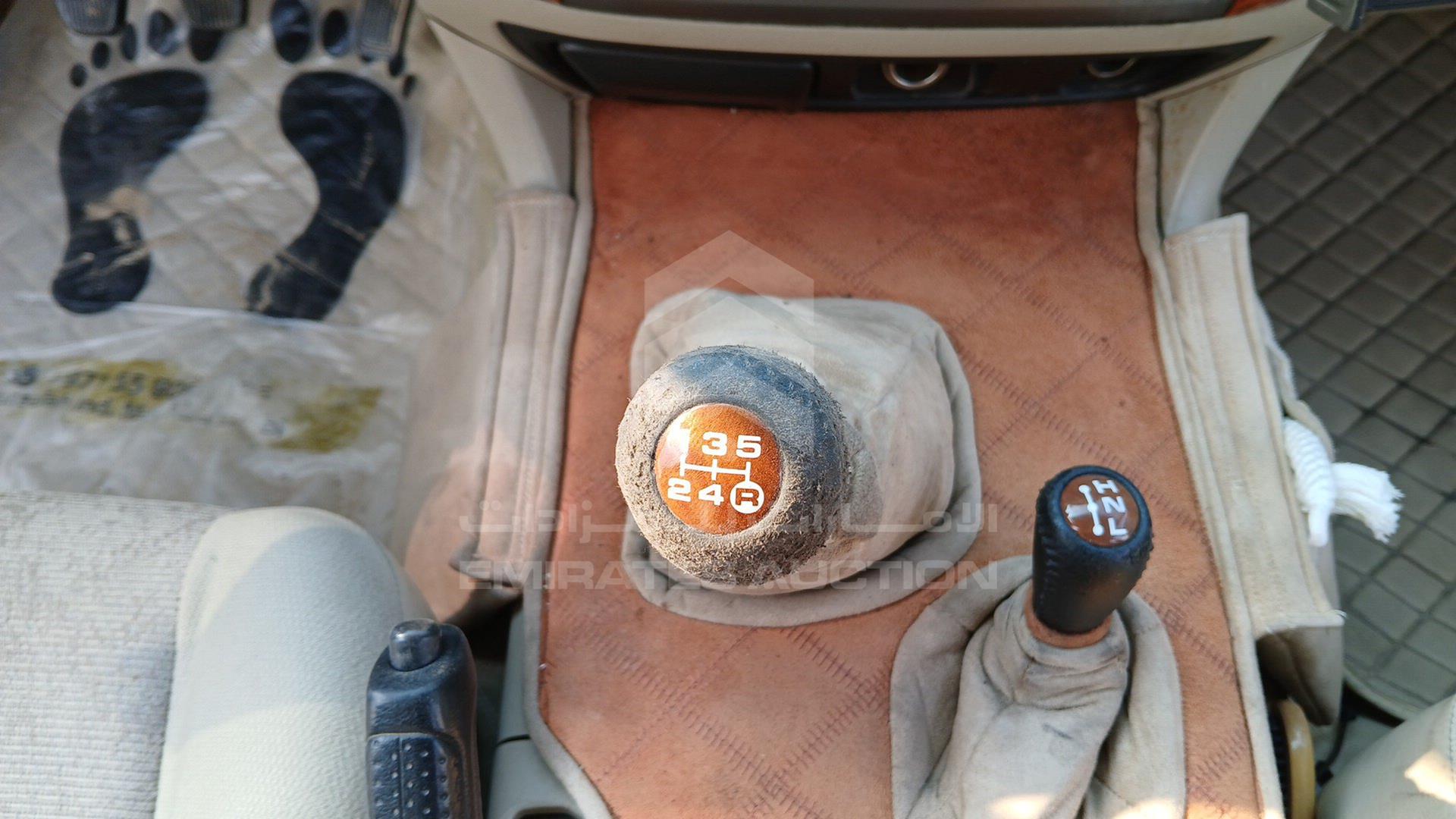 2005 TOYOTA LAND CRUISER VIN: JTEHJ09J455111569
