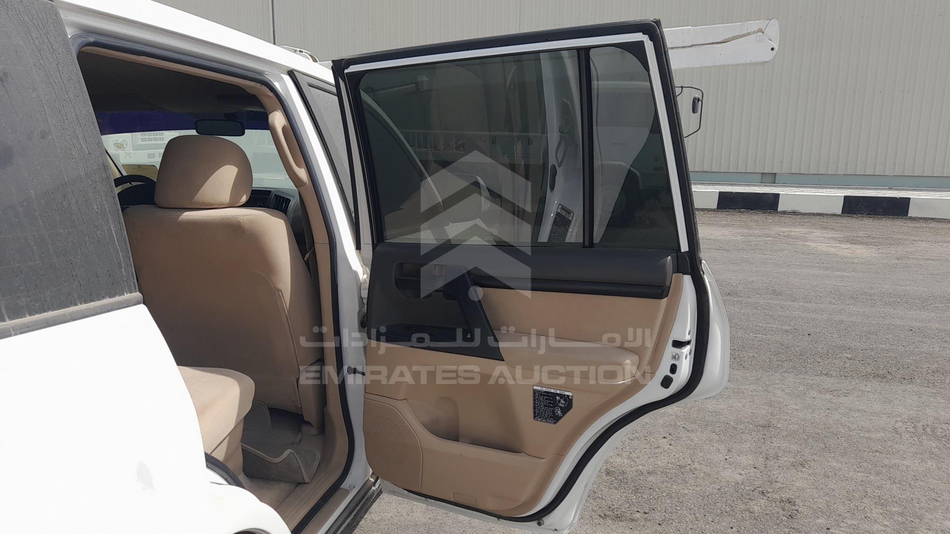 2013 TOYOTA LAND CRUISER VIN: JTMDU09J9D5074334