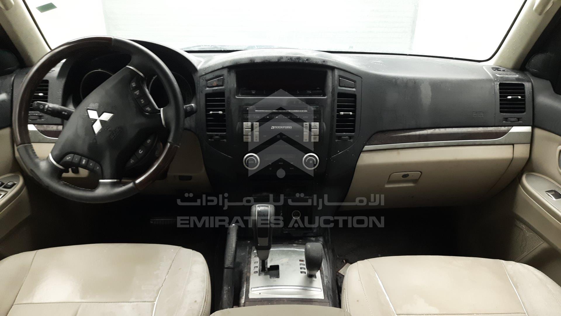 2011 MITSUBISHI PAJERO VIN: JMYLRV95WBJ709201