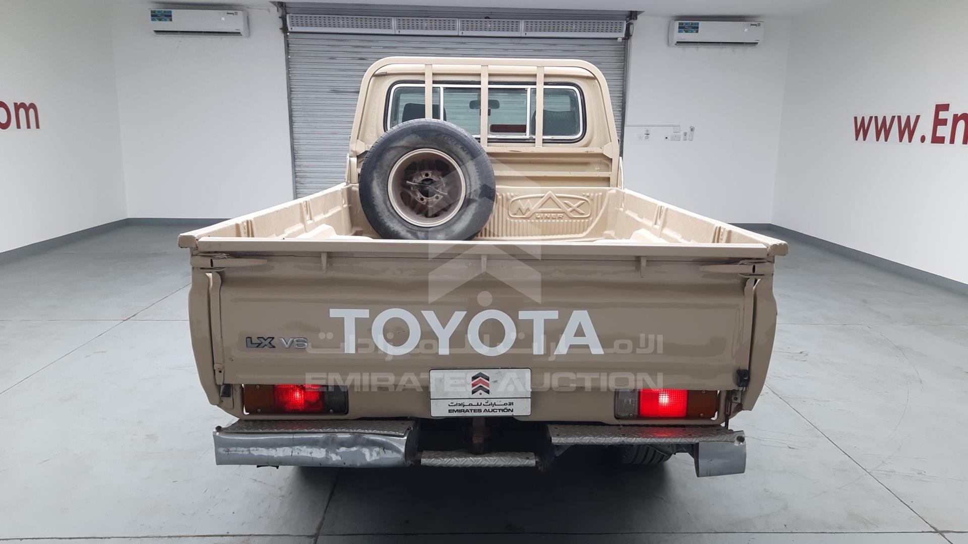 2014 TOYOTA LAND CRUISER VIN: JTFLU73J0E4563183