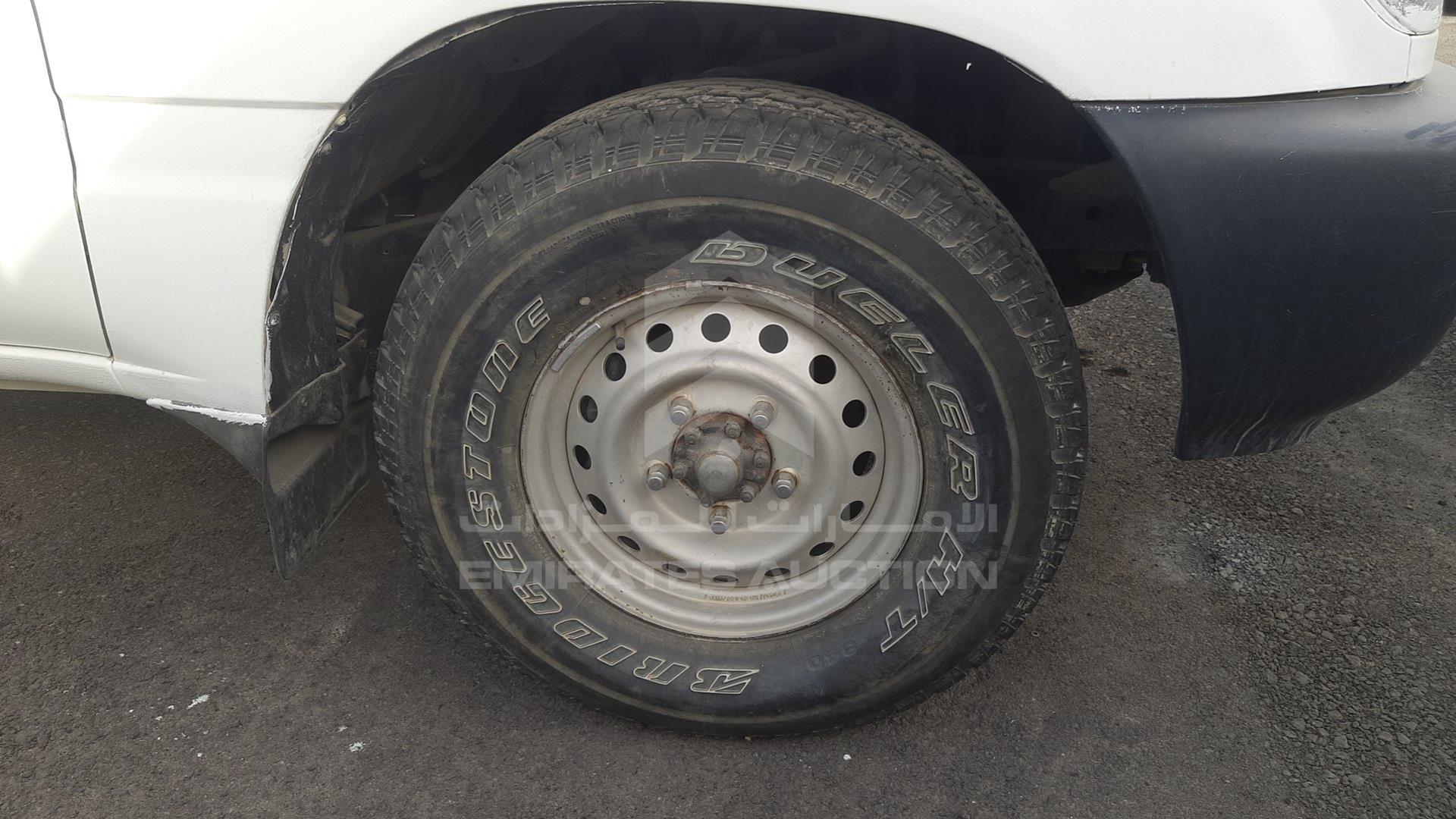 2003 TOYOTA LAND CRUISER VIN: JTGHJ01J233003981