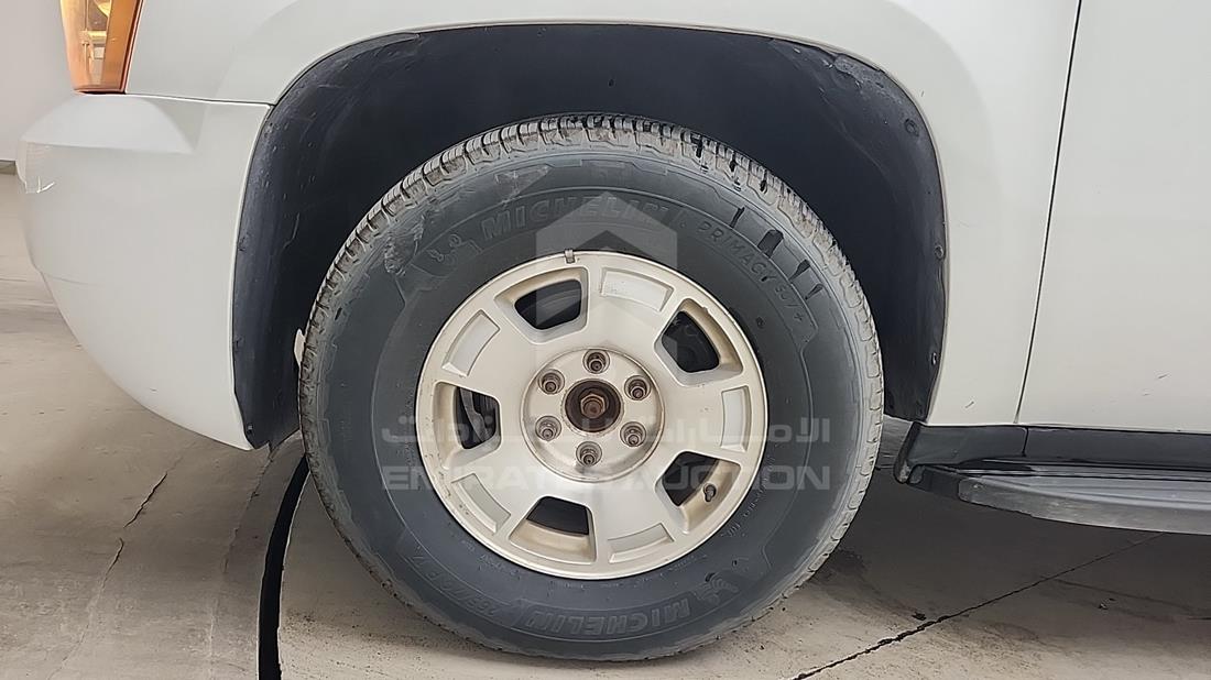 2010 Chevrolet Tahoe — Front Left Tyre — Photo 35