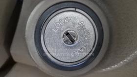 2006 Nissan Pathfinder — Keys — Photo 4 — Thumbnail