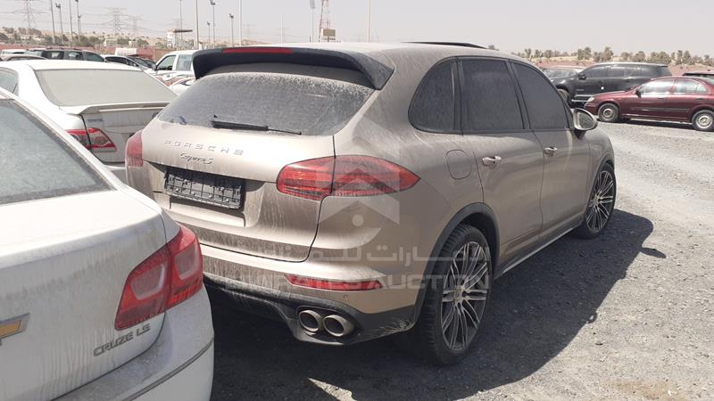 WP1ZZZ92ZFLA58456 Auction: EmiratesAuction Lot: 409142 WP1ZZZ92ZFLA58456 Porsche Cayenne S 2015 GOLD Photo 9