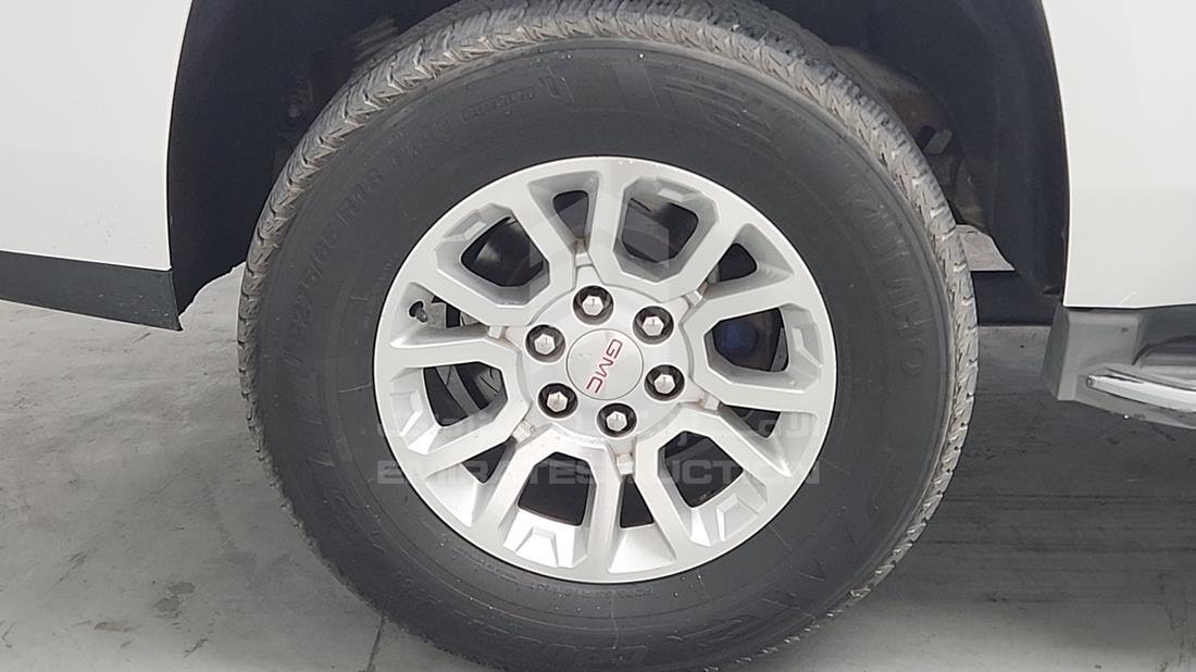2015 GMC Yukon — Rear Right Tyre — Photo 33