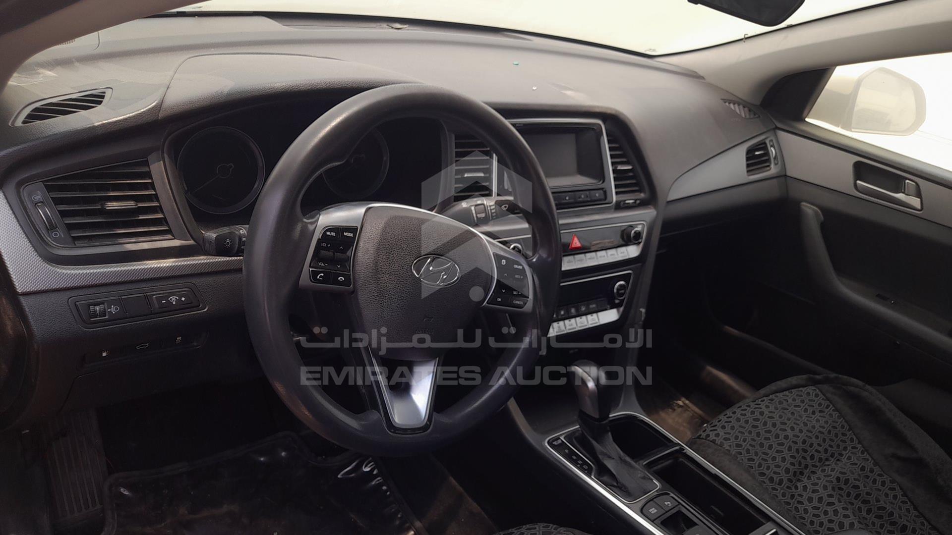 2018 HYUNDAI SONATA VIN: KMHE24139JA082043