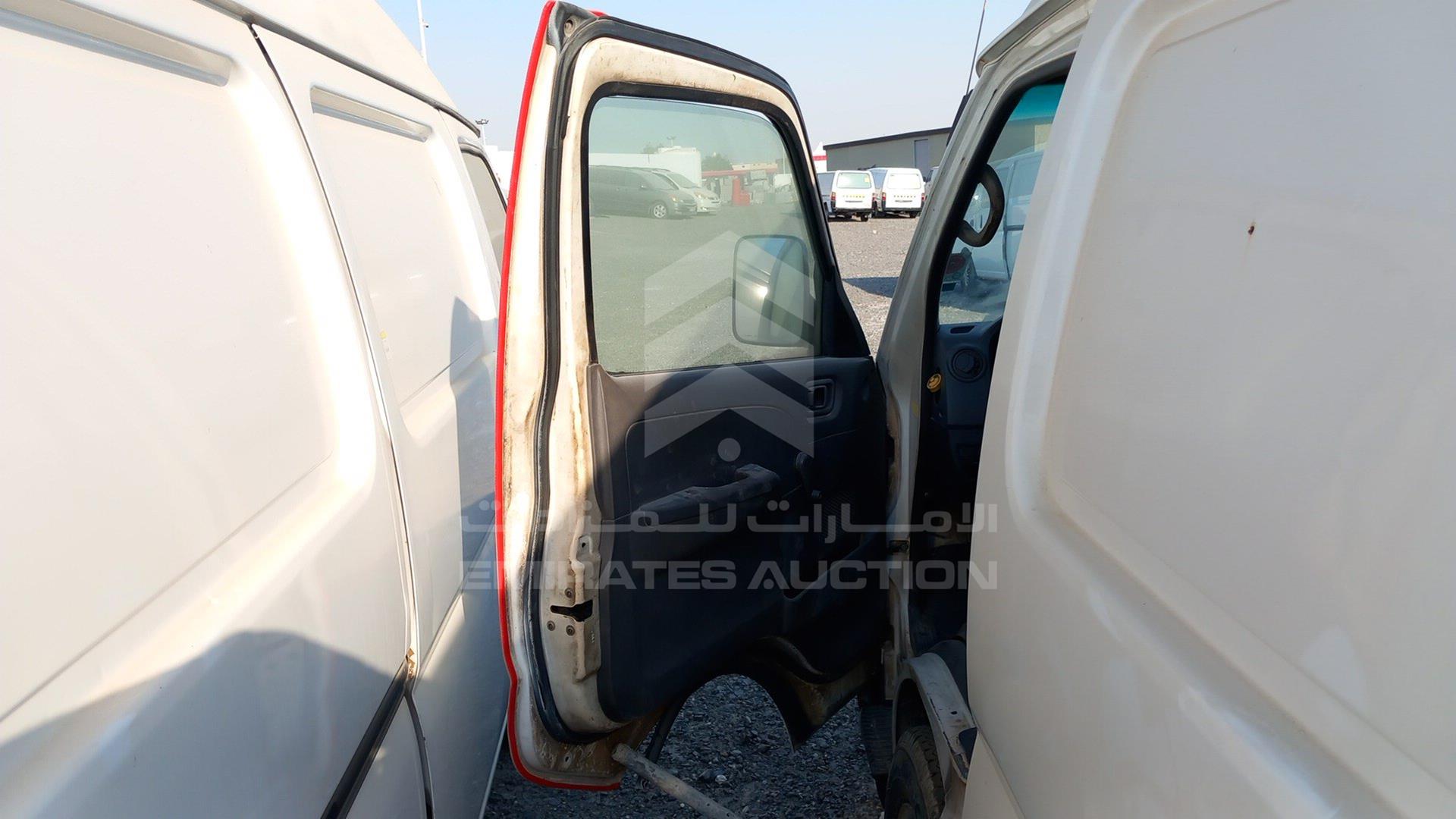 2005 NISSAN URVAN VIN: JN6FE53S15X402563
