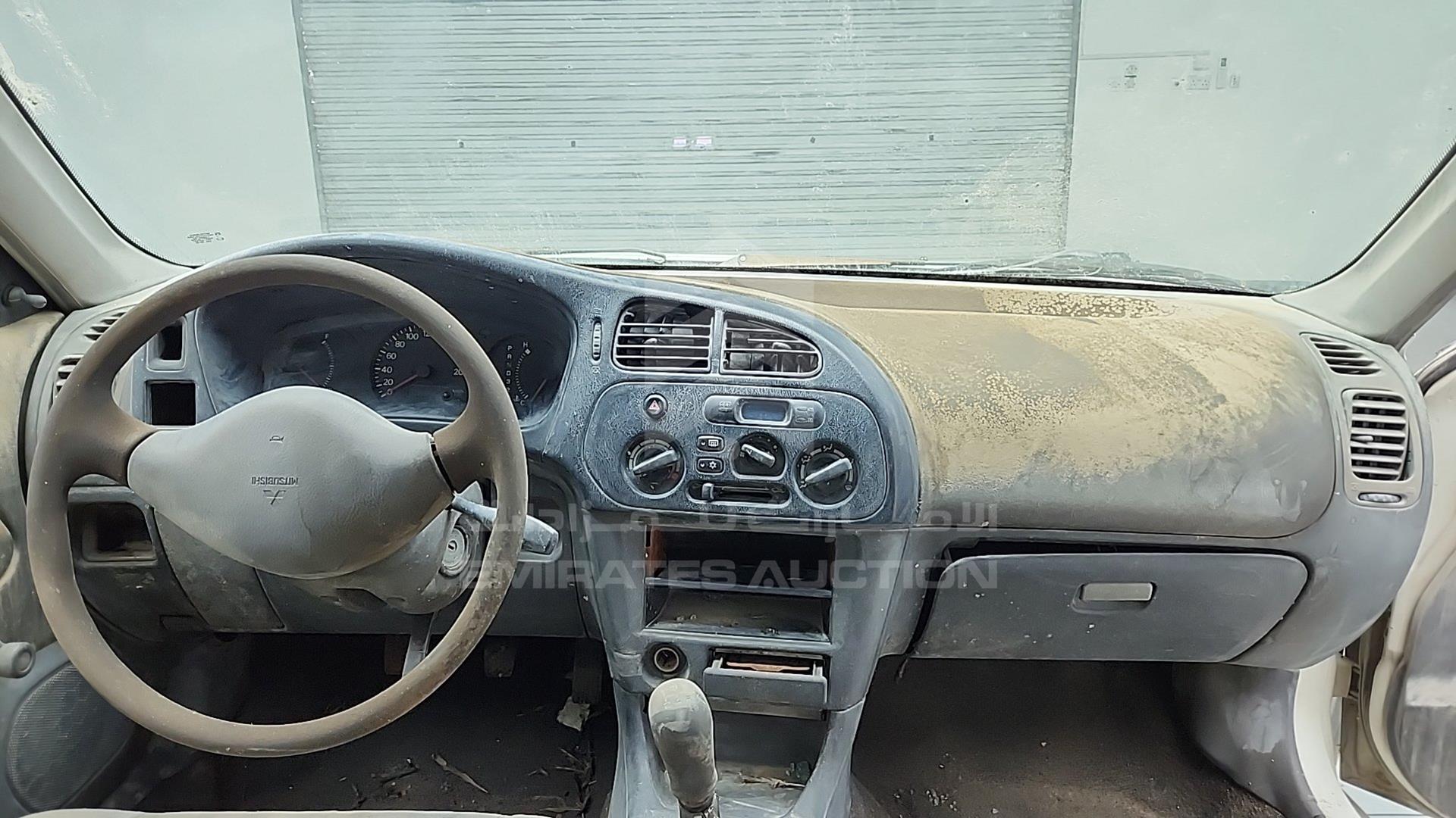 1999 MITSUBISHI --- VIN: JMYSNCK1AXU010442