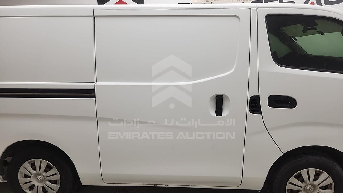 نيسان أورفان 2018 — الباب الخلفي الأيمن — صورة 15