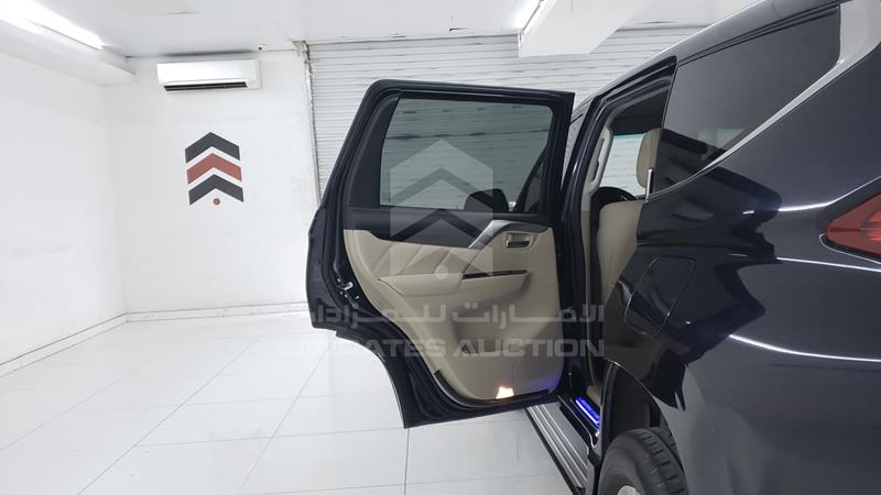 MMEMC21XXHH004146 Auction: EmiratesAuction Lot: 406724 MMEMC21XXHH004146 Mitsubishi Montero 2017 BLUE Photo 19