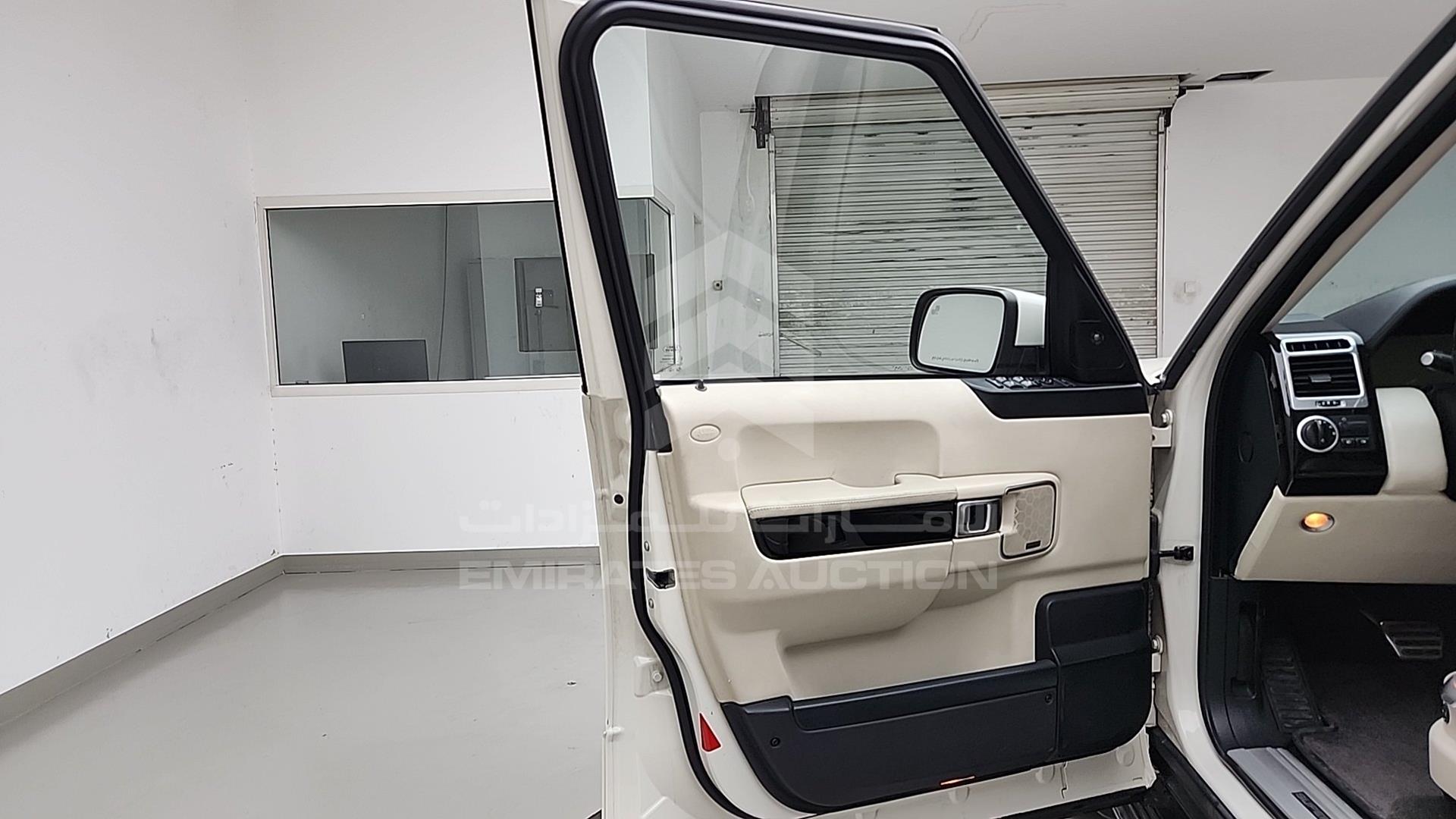 2010 RANGE ROVER VOGUE VIN: SALLMAME4AA317299