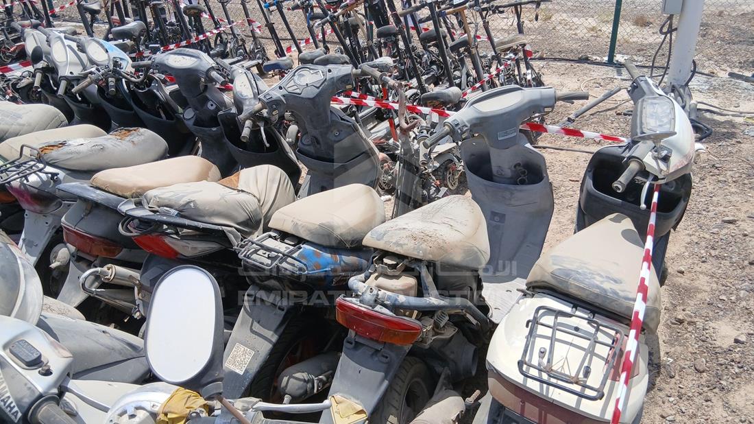 20 Scooter - Scrap without document — Front Right Passenger Dashboard View — Photo 15