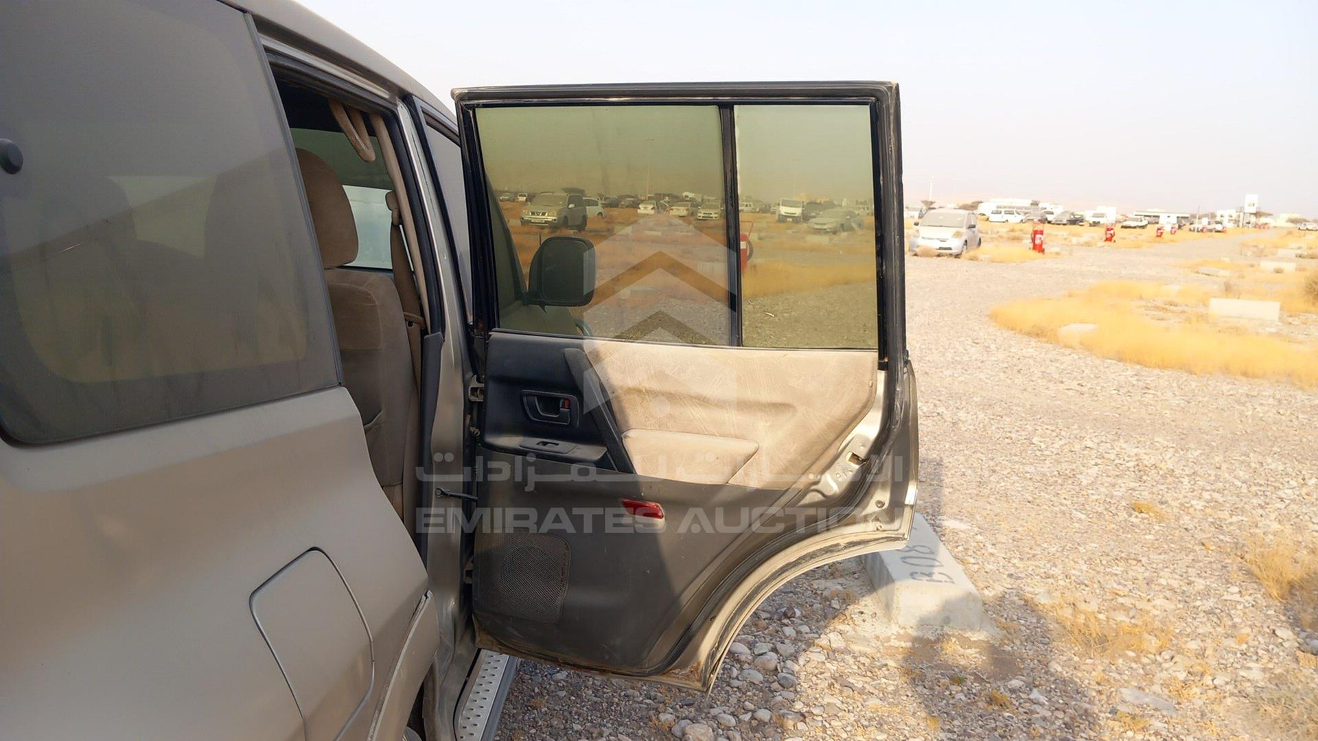 2001 MITSUBISHI PAJERO VIN: JMYLRV73W1J702736