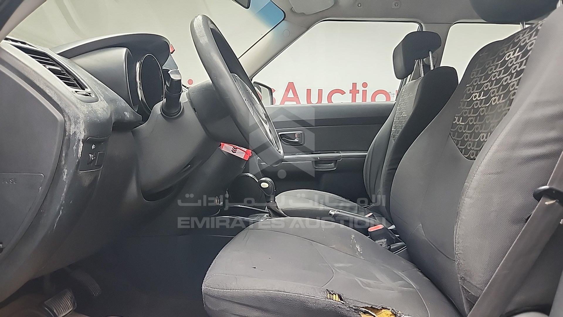 2012 KIA SOUL VIN: KNAJT8110C7323586