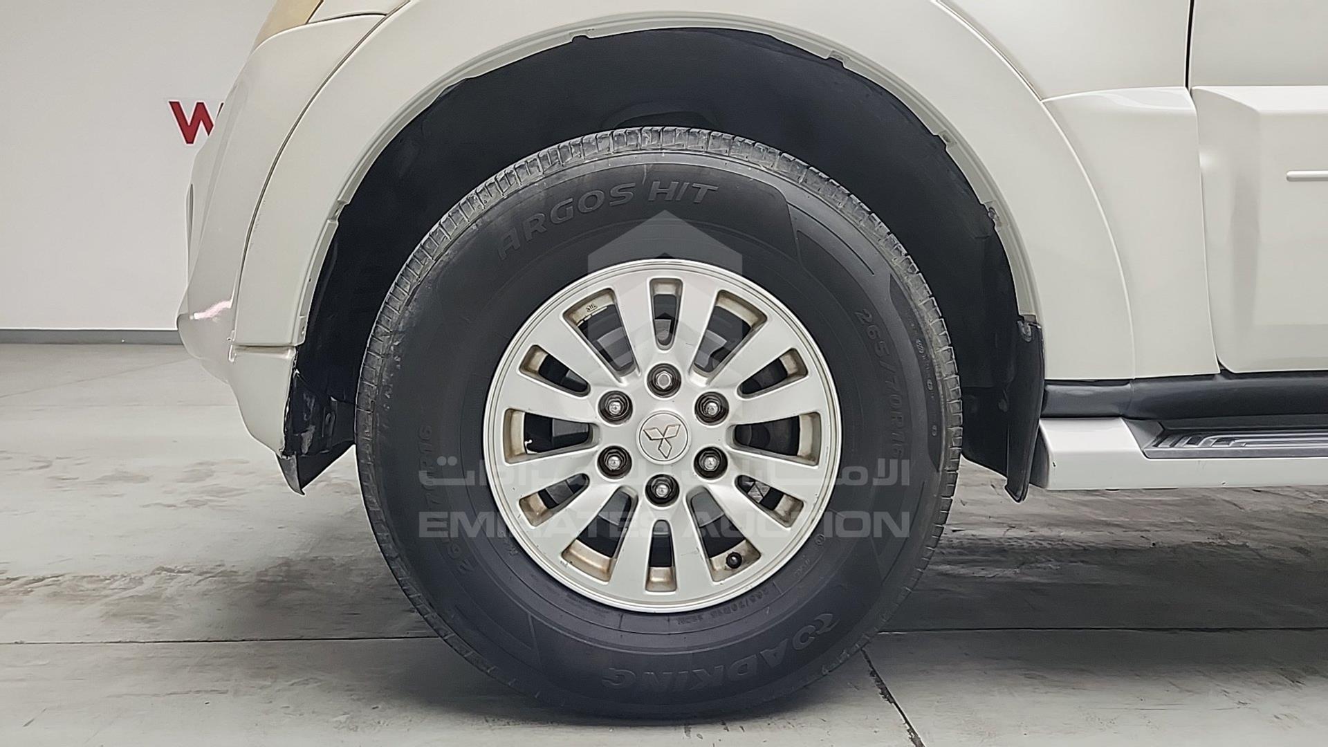 2014 MITSUBISHI PAJERO VIN: JMYLRV95WEJ708829